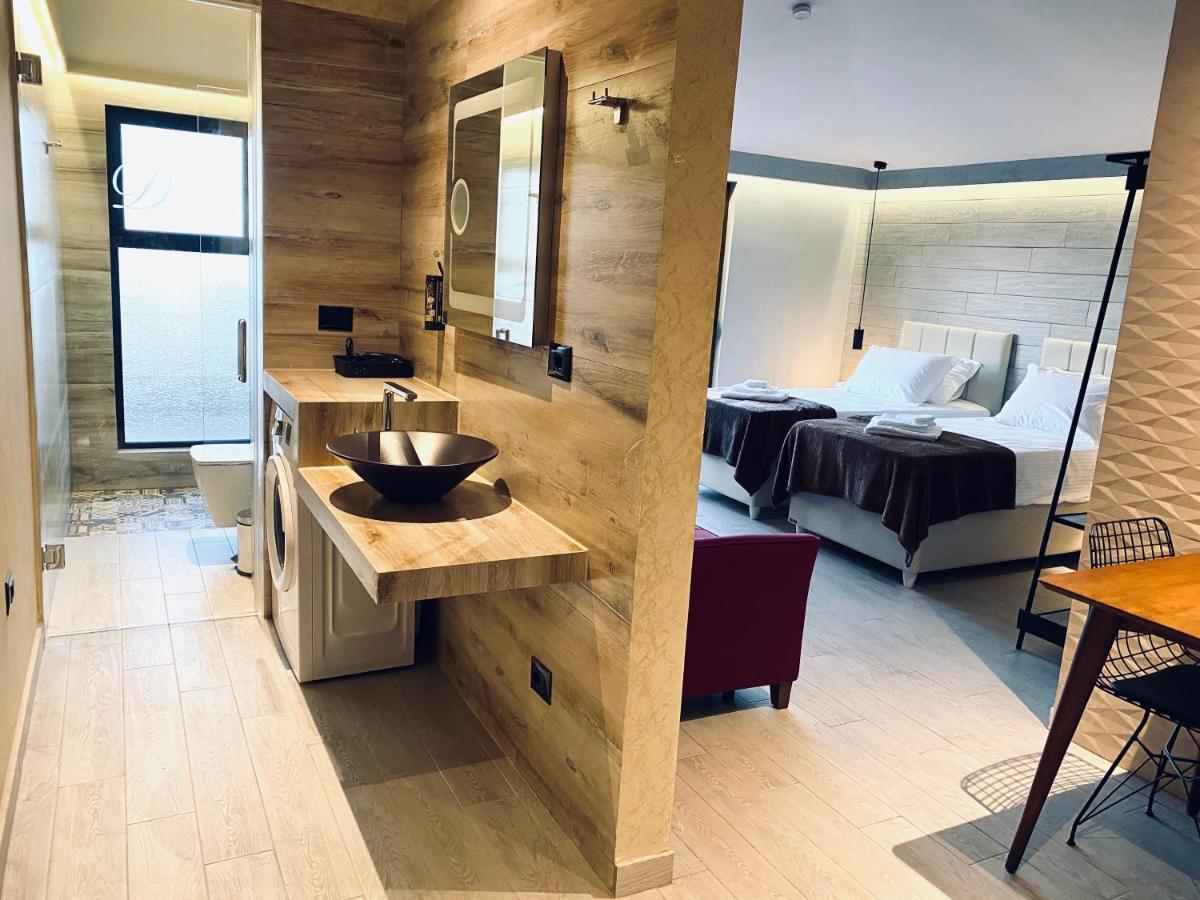 Deluxe Rooms In Blloku Area Tirana Exteriör bild