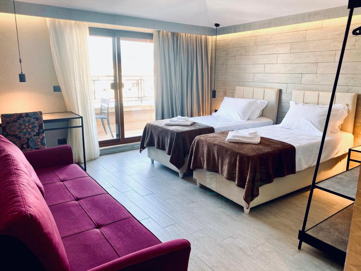 Deluxe Rooms In Blloku Area Tirana Exteriör bild
