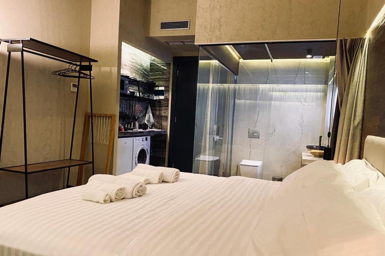 Deluxe Rooms In Blloku Area Tirana Exteriör bild