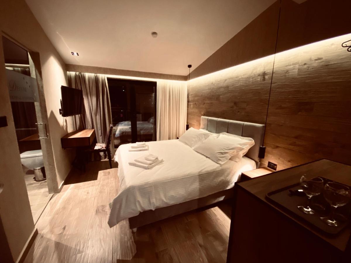 Deluxe Rooms In Blloku Area Tirana Exteriör bild