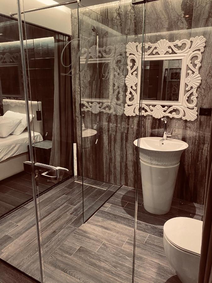 Deluxe Rooms In Blloku Area Tirana Exteriör bild